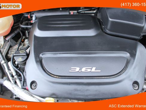 Used 2017 Chrysler Pacifica Touring-L FWD image 26