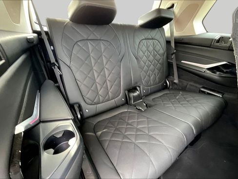 Used 2025 BMW X7 xDrive40i AWD/4WD image 26