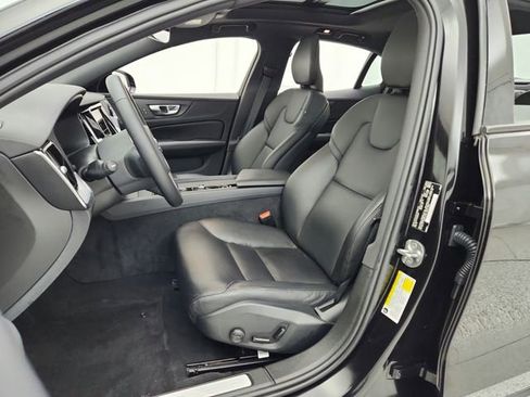 Used 2023 Volvo S60 B5 Plus w/ Climate Package image 17