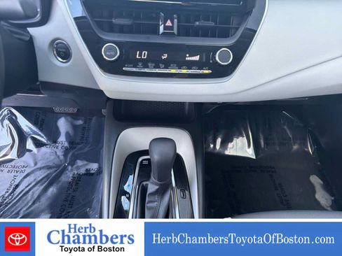 Used 2023 Toyota Corolla LE w/ LE Convenience Package FWD image 17