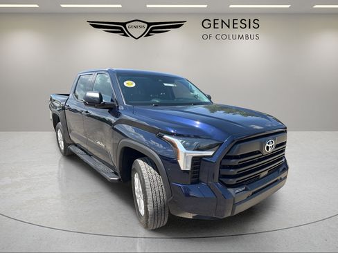 Used 2023 Toyota Tundra SR5 w/ SR5 Convenience Package AWD/4WD image 6