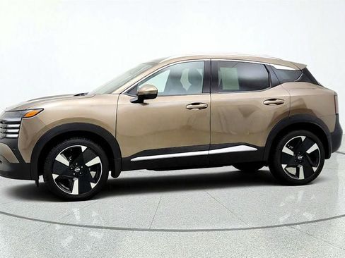 Used 2025 Nissan Kicks SR w/ Illumination Package AWD/4WD image 8