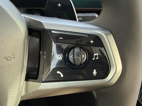 New 2026 BMW 550e xDrive image 12