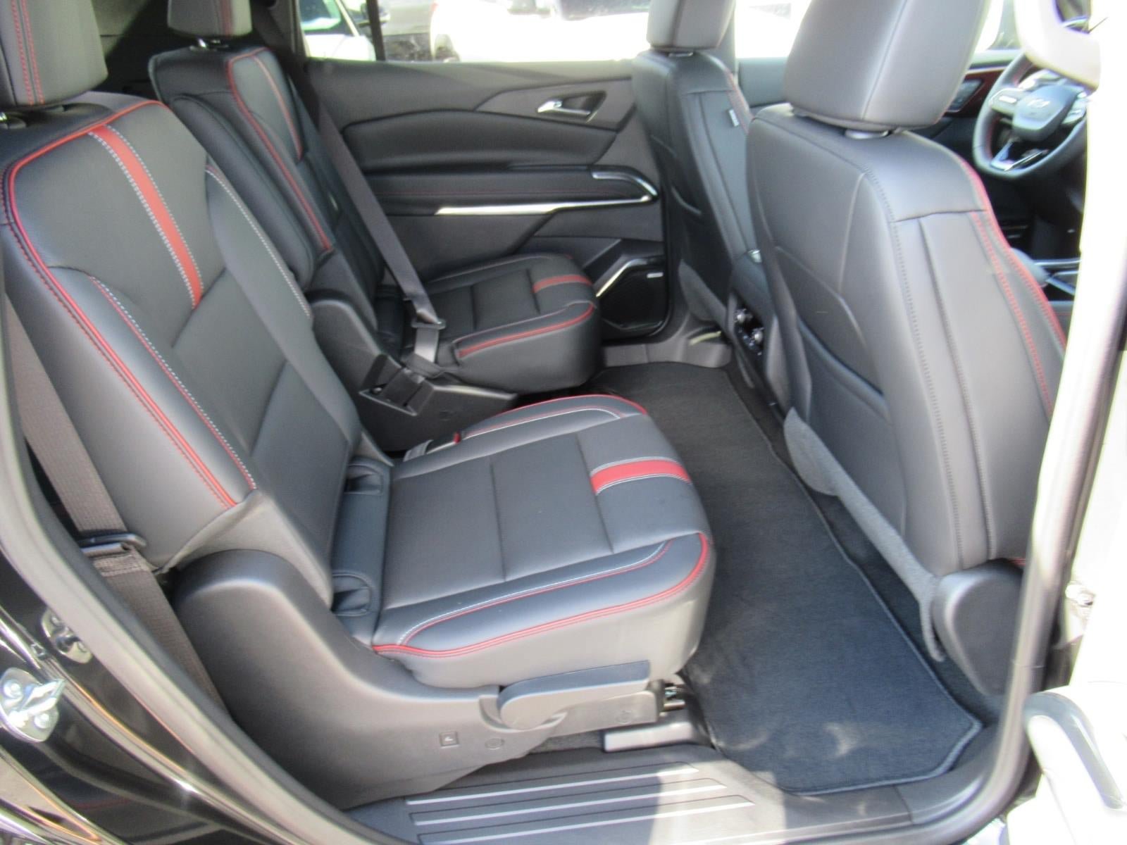 New 2027 Chevrolet Traverse RS FWD image 30