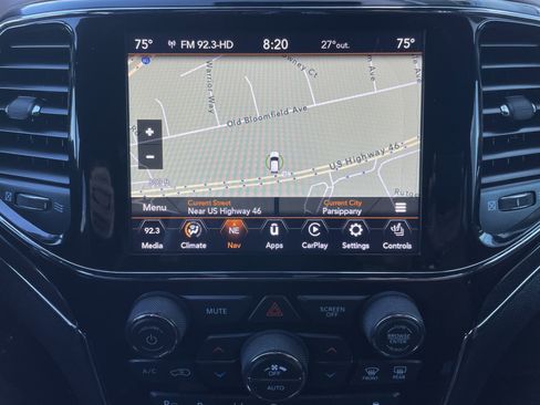 Used 2020 Jeep Grand Cherokee Overland image 27