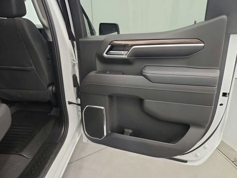 Used 2025 Chevrolet Silverado 1500 RST AWD/4WD image 45