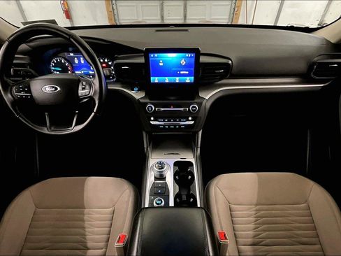 Certified 2020 Ford Explorer XLT w/ Class III Trailer Tow Package image 14