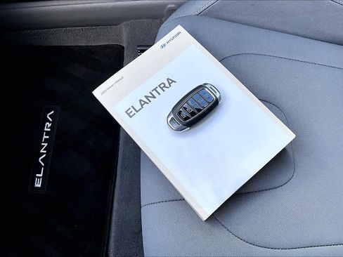 Used 2023 Hyundai Elantra SEL w/ Cargo Package image 17