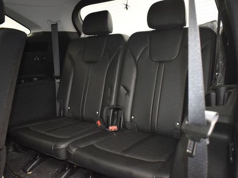 Certified 2025 Kia Sorento S w/ Panoramic Sunroof Package image 11