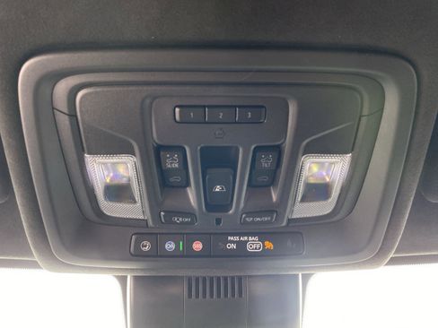 Used 2024 GMC Sierra 2500 AT4X image 49