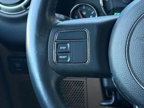 Used 2013 Jeep Wrangler Unlimited Rubicon w/ Max Tow Pkg image 15