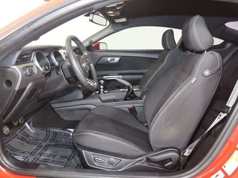 Used 2019 Ford Mustang GT RWD image 10