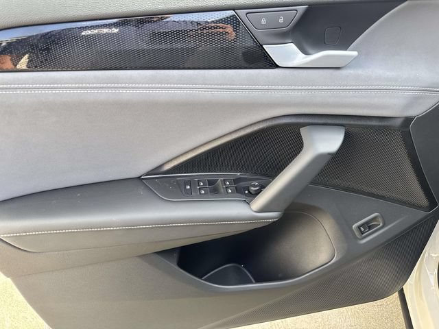 New 2026 Volkswagen Tiguan SE R-Line FWD image 11