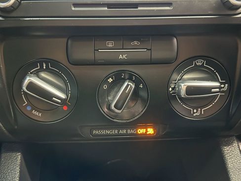 Used 2014 Volkswagen Jetta GLI image 32