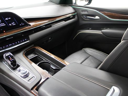 Used 2021 Cadillac Escalade Premium Luxury w/ Driver Assist Tech Package image 35