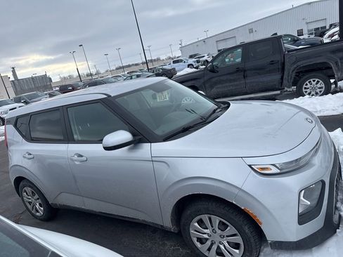 Used 2020 Kia Soul LX image 4