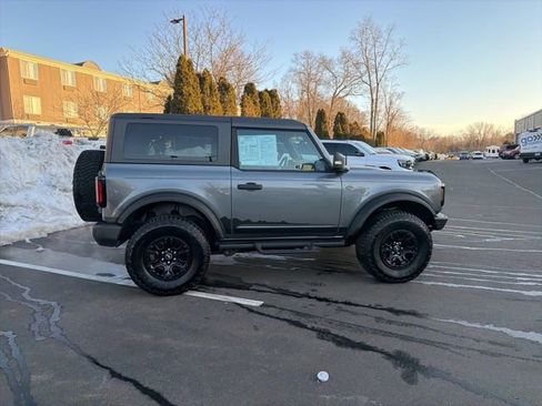 Used 2023 Ford Bronco Wildtrak image 8