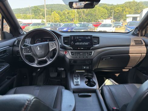 Used 2022 Honda Pilot TrailSport image 17