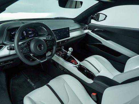 New 2025 Lotus Emira image 4