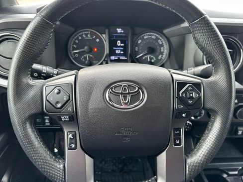 Used 2021 Toyota Tacoma TRD Off-Road image 22