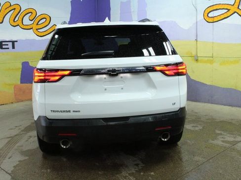 Used 2023 Chevrolet Traverse LT w/ Rear Camera Mirror Package image 6