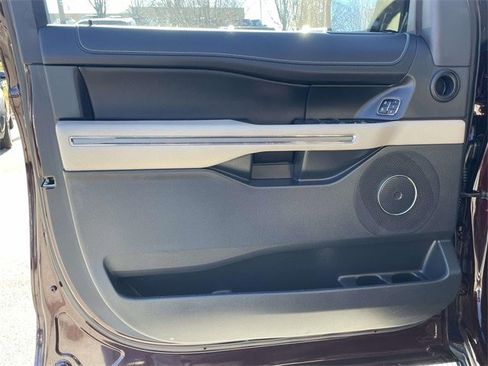 Certified 2024 Ford Expedition XLT image 15