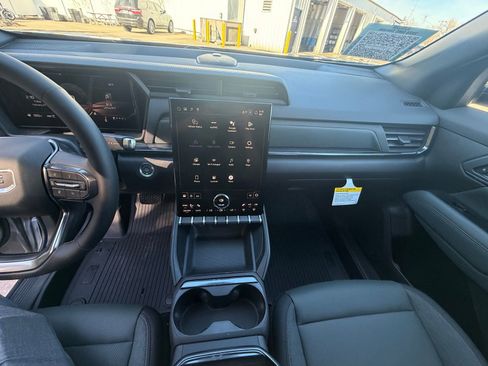 New 2026 GMC Terrain AT4 w/ LPO, Floor Liner Package AWD/4WD image 23