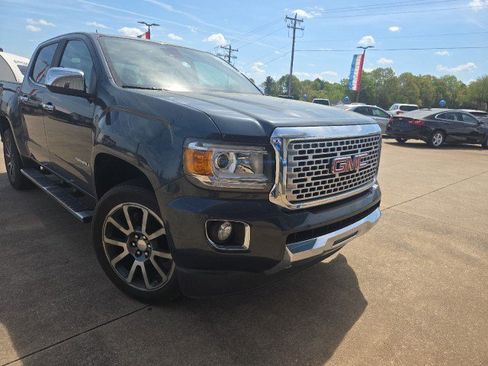 Used 2020 GMC Canyon Denali image 2