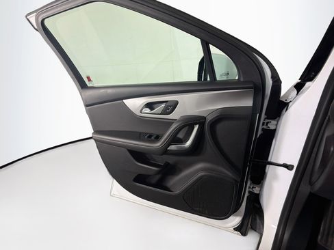 Used 2025 Chevrolet Blazer LT FWD image 15