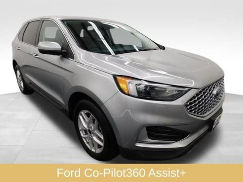 Used 2023 Ford Edge SEL image 2