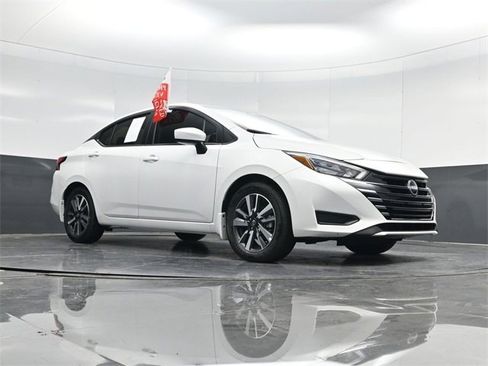 Used 2025 Nissan Versa SV w/ Trunk Package image 46