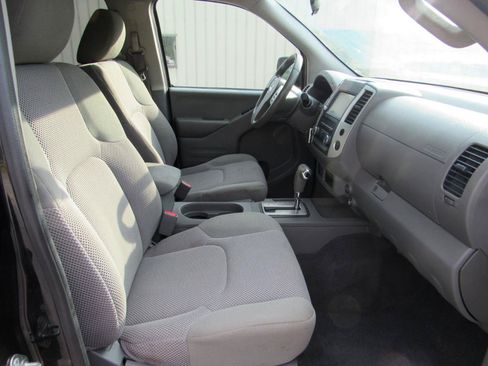 Used 2019 Nissan Frontier SV RWD image 8