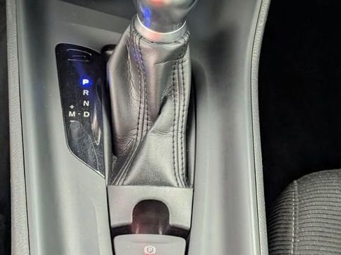 Used 2019 Toyota C-HR LE FWD image 20