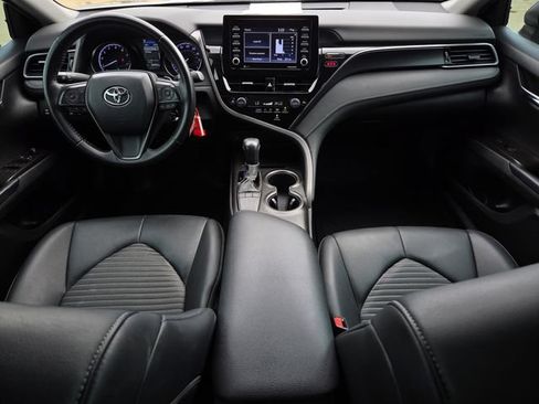 Used 2022 Toyota Camry SE FWD image 13
