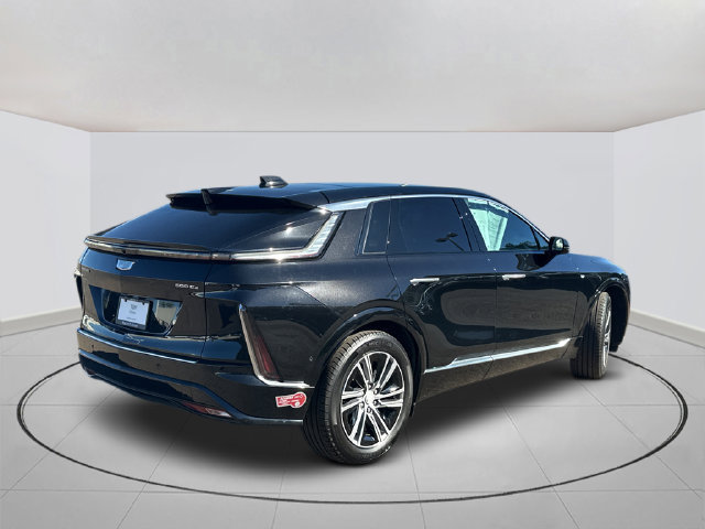 Certified 2024 Cadillac Lyriq Luxury AWD/4WD image 11