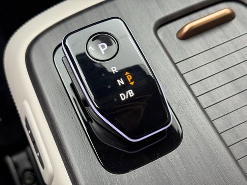 Used 2024 Nissan Ariya Engage image 28