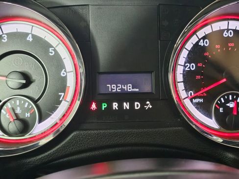 Used 2019 Dodge Grand Caravan SXT image 24