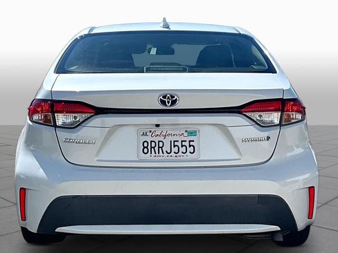 Used 2021 Toyota Corolla LE FWD image 4