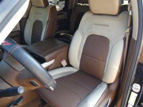 Used 2019 RAM 1500 Laramie AWD/4WD image 41