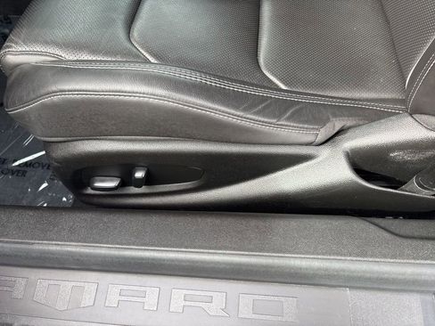 Used 2023 Chevrolet Camaro LT w/ Technology Package image 35