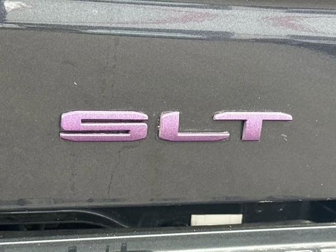 Used 2022 GMC Sierra 1500 SLT w/ SLT Premium Package image 32