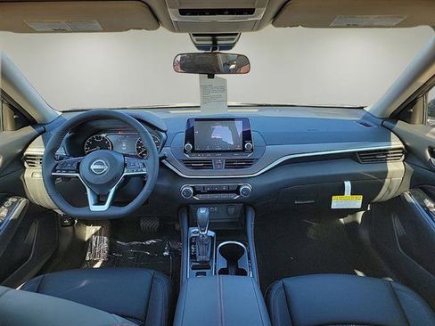 New 2025 Nissan Altima 2.5 SR image 5