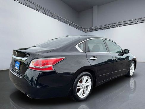 Used 2015 Nissan Altima 2.5 SV w/ Convenience Package FWD image 7