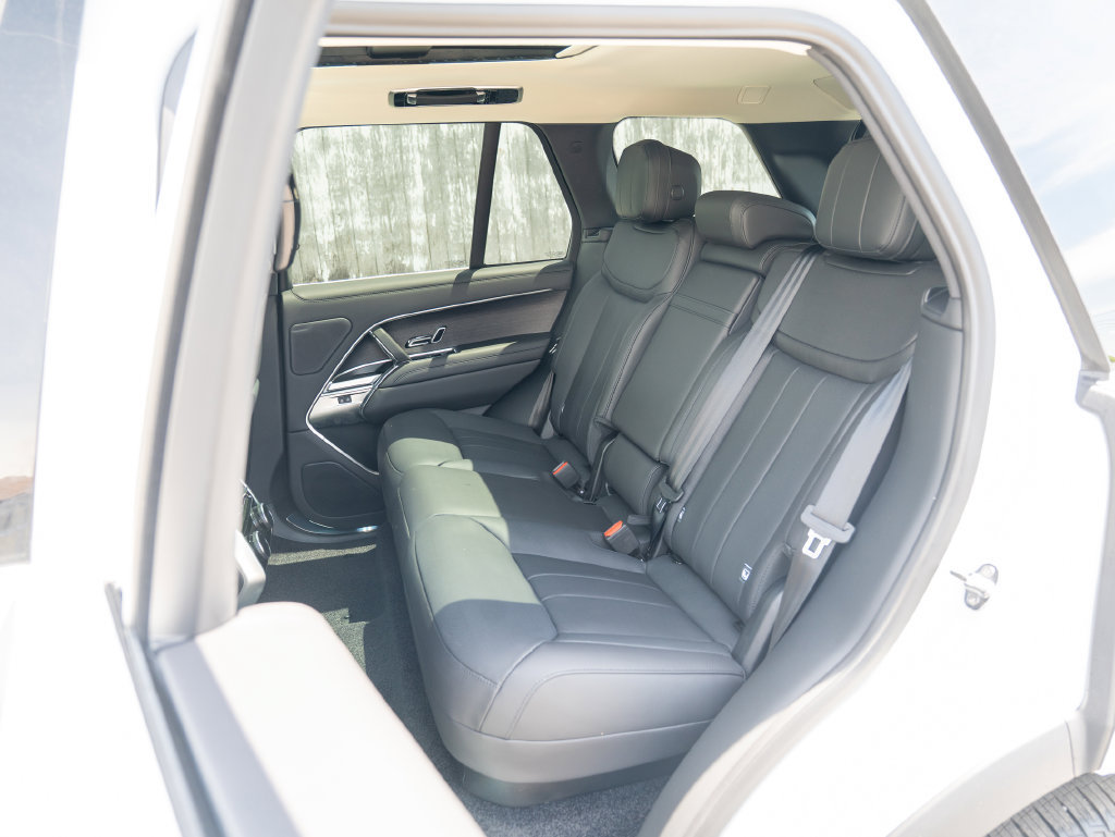 New 2026 Land Rover Range Rover SE AWD/4WD image 23