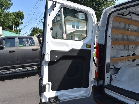 Used 2025 Ford Transit 250 Low Roof w/ Exterior Upgrade Package RWD image 31