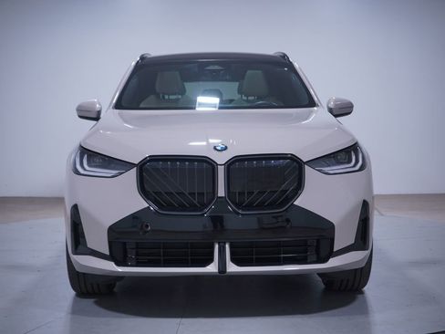 Used 2025 BMW X3 xDrive30i w/ M Sport Package image 4