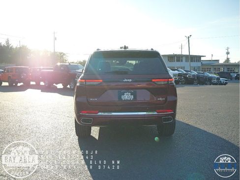 New 2025 Jeep Grand Cherokee Overland w/ Luxury Tech Group IV image 4