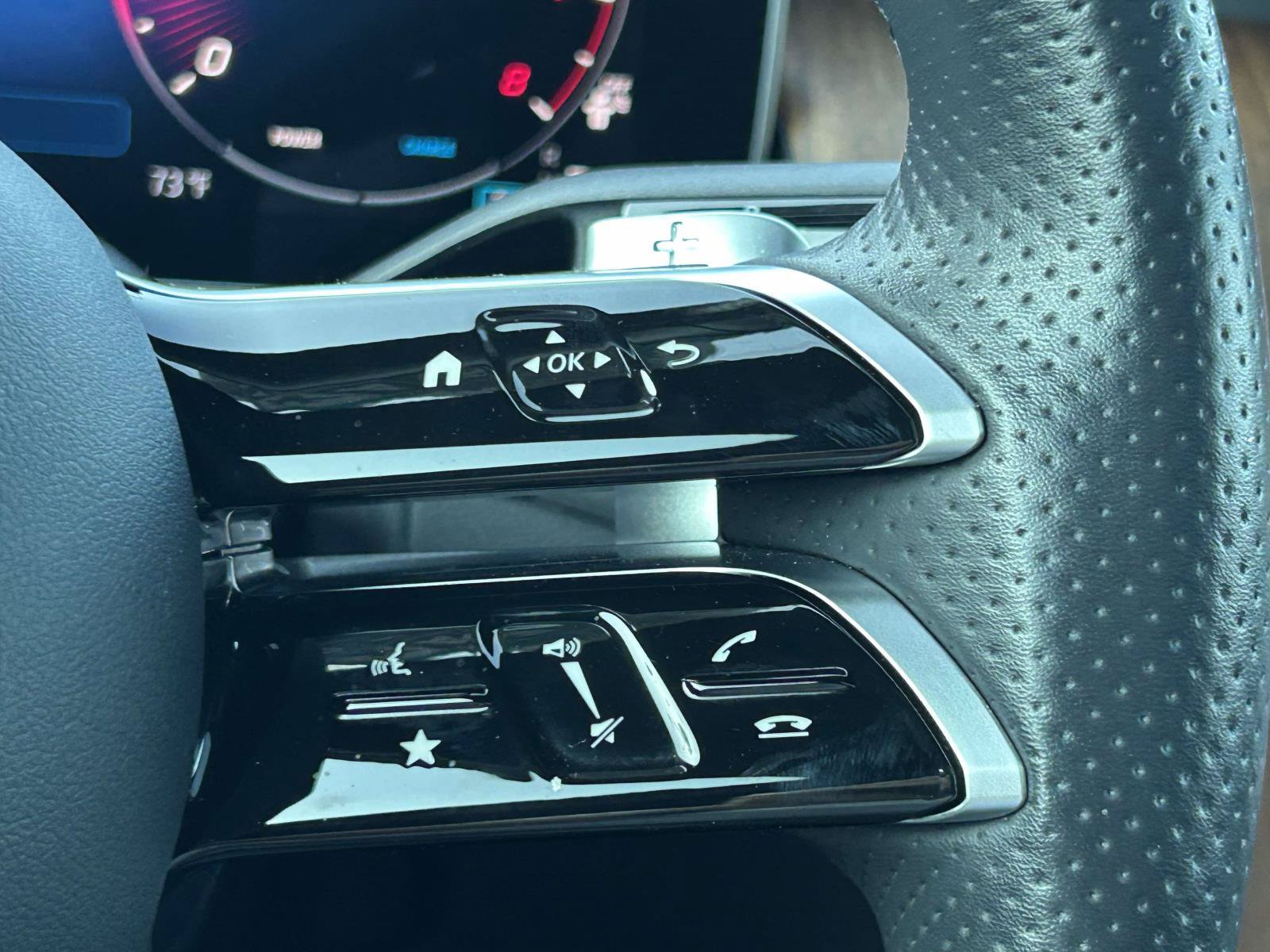 Certified 2025 Mercedes-Benz GLC 300 image 31