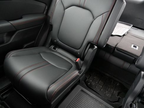 Certified 2025 Honda Pilot TrailSport image 12