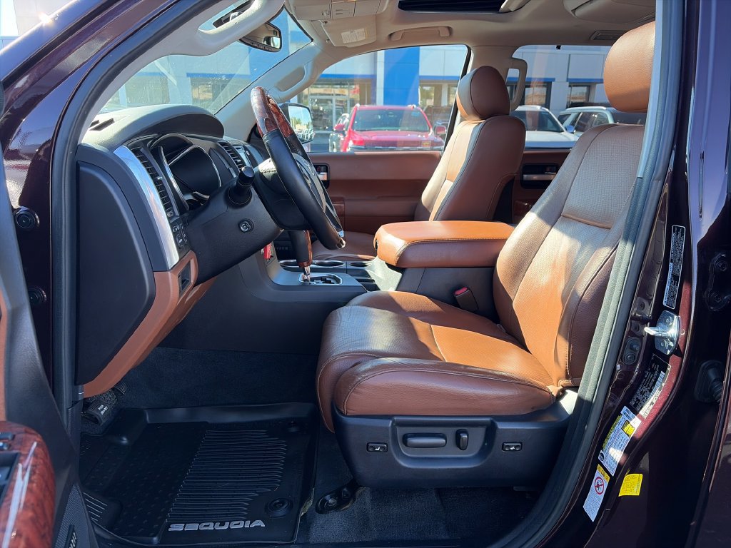 Used 2018 Toyota Sequoia Platinum AWD/4WD image 18